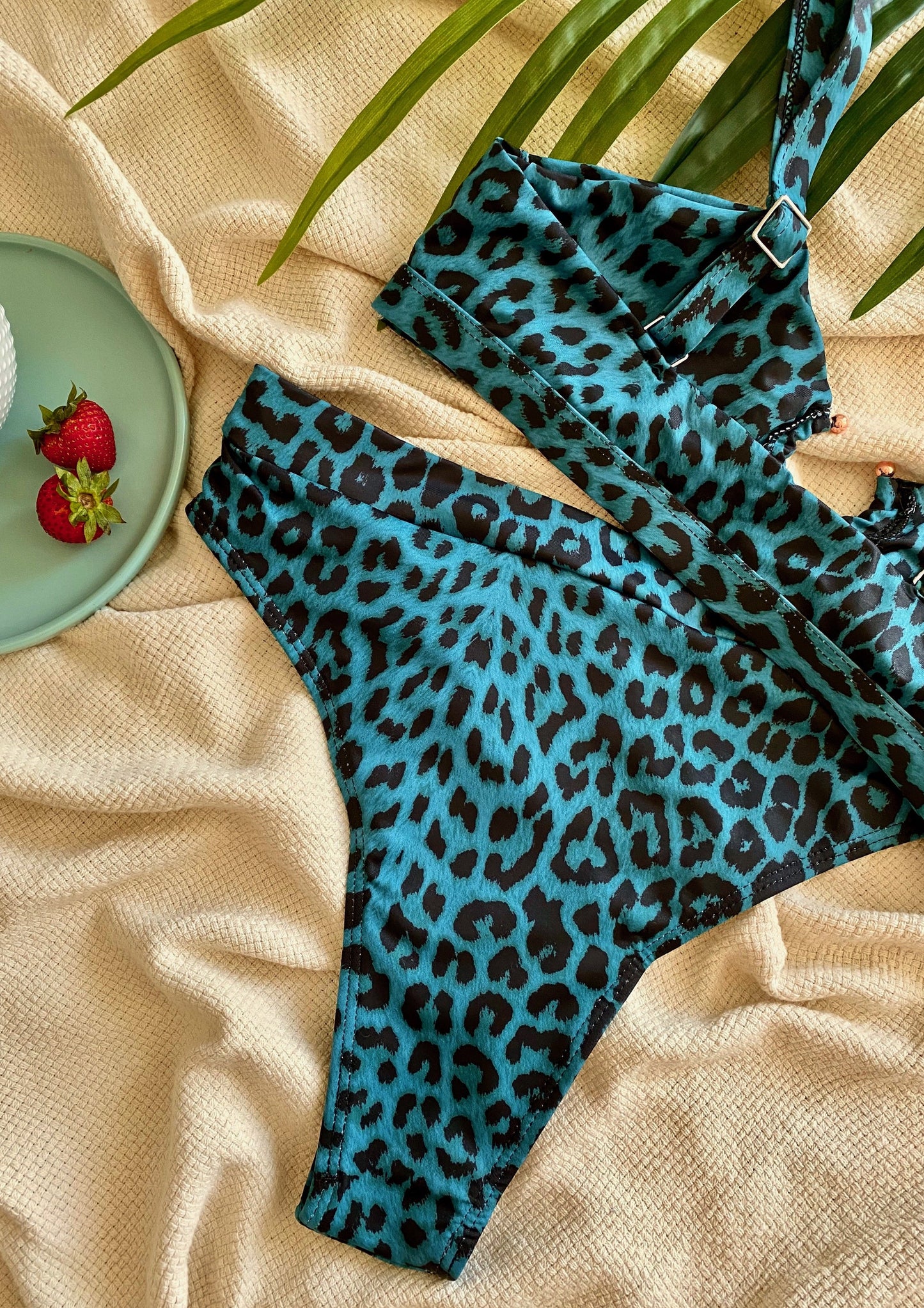 CAPRI - BLUE LEOPARD